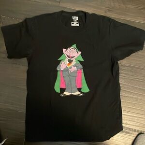 KAWS Sesame Street x Uniqlo T-shirt size M